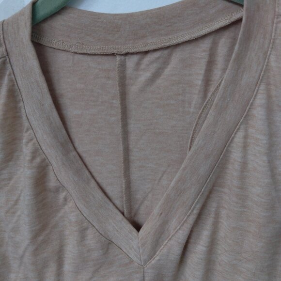BEIGE V-NECK TANK TOP SLEEVELESS TOP SIZE MEDIUM RACERBACK - Picture 4 of 7